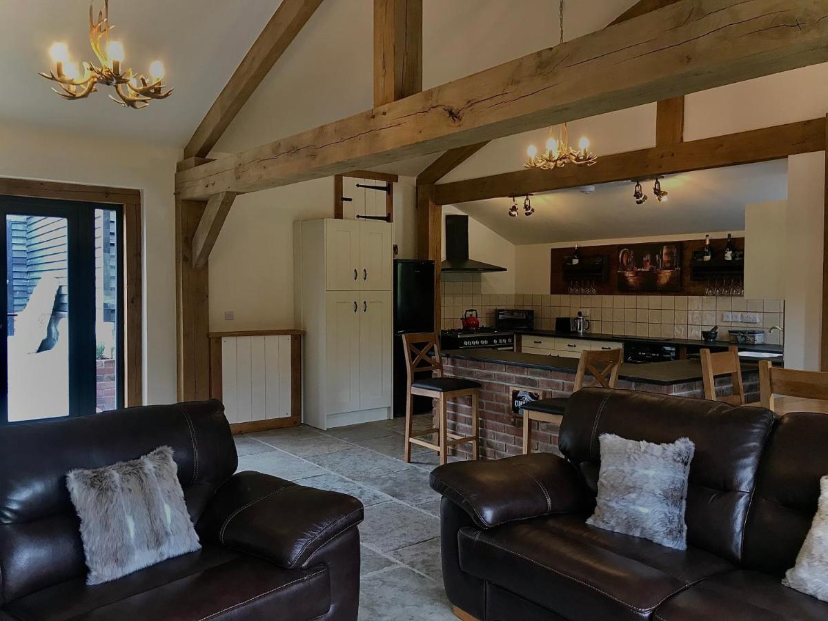 Trelaske Mill Cider Barn-With Hot Tub, Fire Pit Bbq Lewannick Esterno foto
