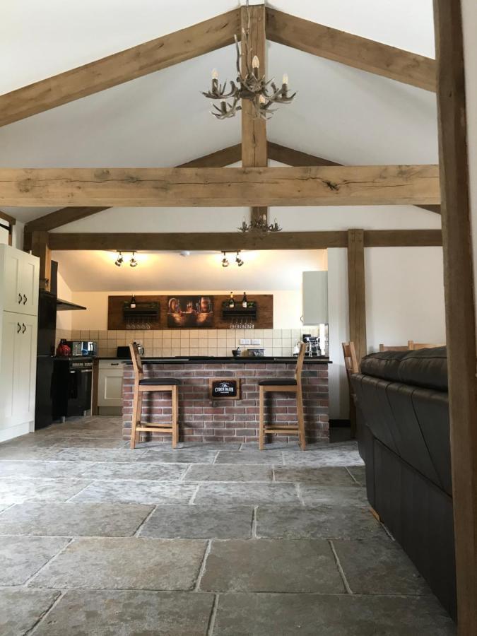 Trelaske Mill Cider Barn-With Hot Tub, Fire Pit Bbq Lewannick Esterno foto