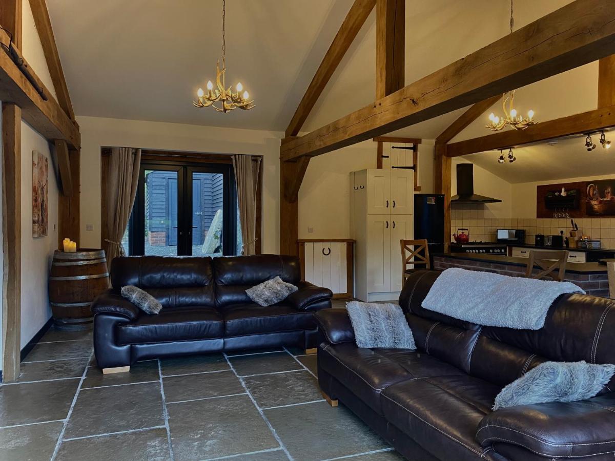 Trelaske Mill Cider Barn-With Hot Tub, Fire Pit Bbq Lewannick Esterno foto
